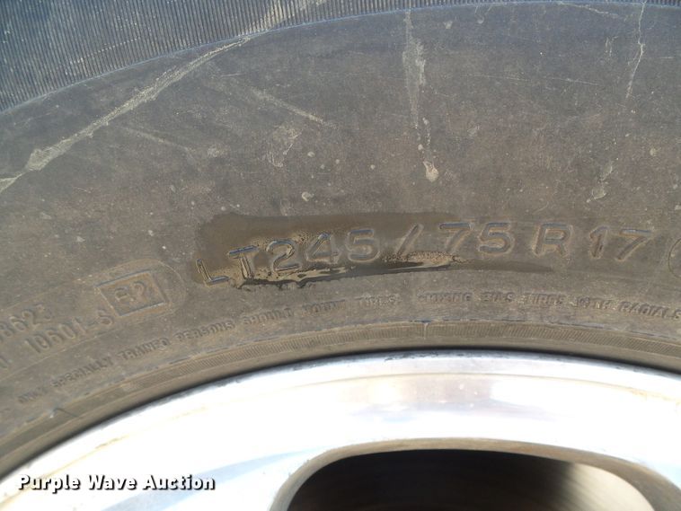 image for item DC5109 2011 Ford F350 Super Duty Lariat Crew Cab pickup truck