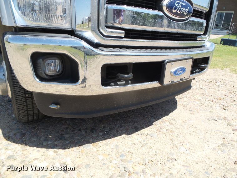 image for item DC5109 2011 Ford F350 Super Duty Lariat Crew Cab pickup truck