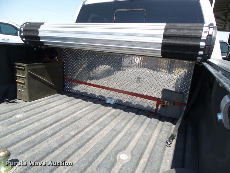 image for item DC5110 2017 Ford F350 Super Duty Lariat Crew Cab pickup truck