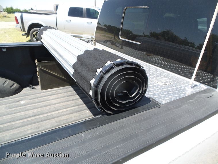 image for item DC5110 2017 Ford F350 Super Duty Lariat Crew Cab pickup truck