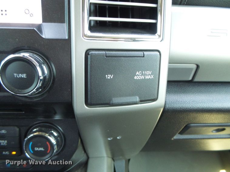 image for item DC5110 2017 Ford F350 Super Duty Lariat Crew Cab pickup truck