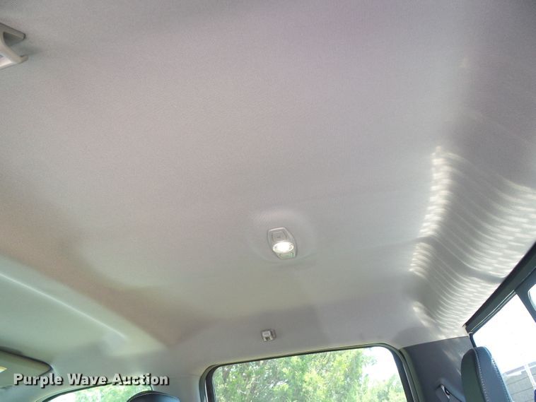 image for item DC5110 2017 Ford F350 Super Duty Lariat Crew Cab pickup truck