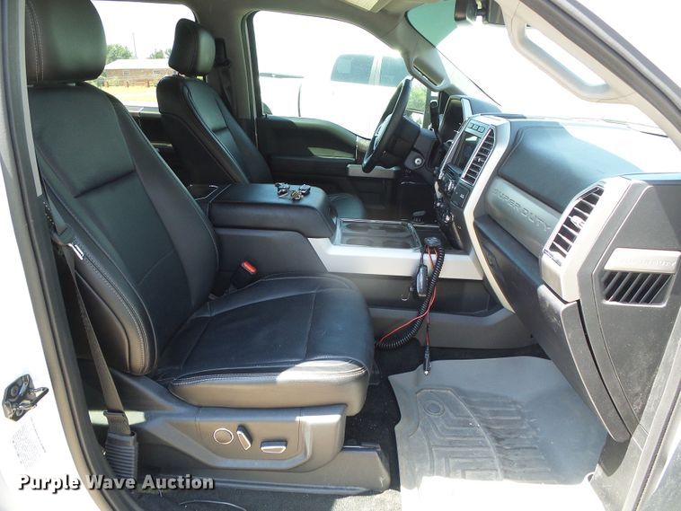 image for item DC5110 2017 Ford F350 Super Duty Lariat Crew Cab pickup truck