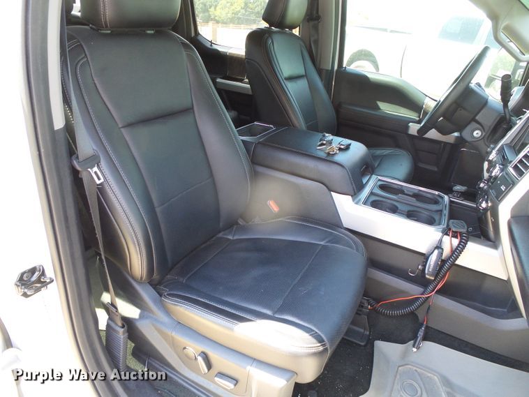 image for item DC5110 2017 Ford F350 Super Duty Lariat Crew Cab pickup truck