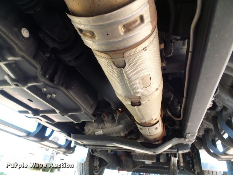 image for item DC5110 2017 Ford F350 Super Duty Lariat Crew Cab pickup truck