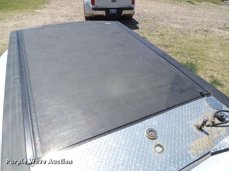 image for item DC5110 2017 Ford F350 Super Duty Lariat Crew Cab pickup truck