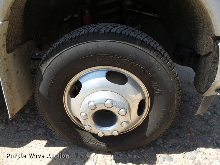 image for item DC5110 2017 Ford F350 Super Duty Lariat Crew Cab pickup truck