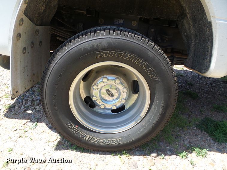 image for item DC5110 2017 Ford F350 Super Duty Lariat Crew Cab pickup truck