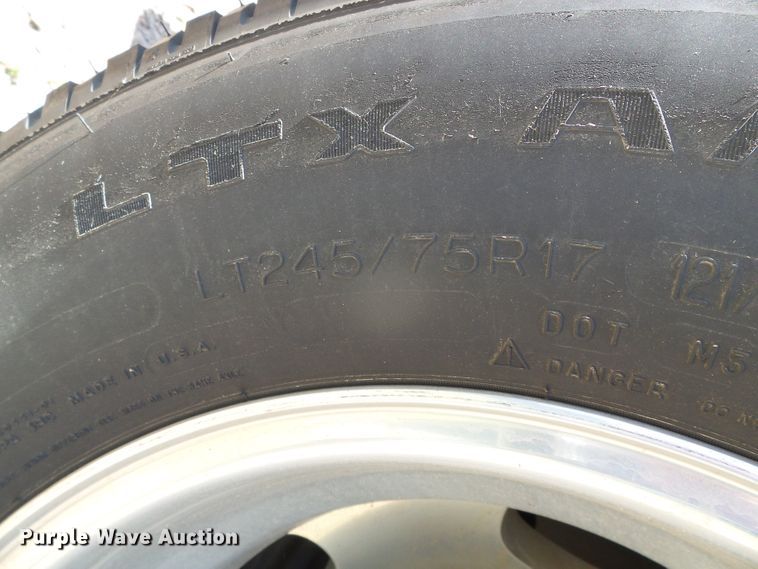 image for item DC5110 2017 Ford F350 Super Duty Lariat Crew Cab pickup truck