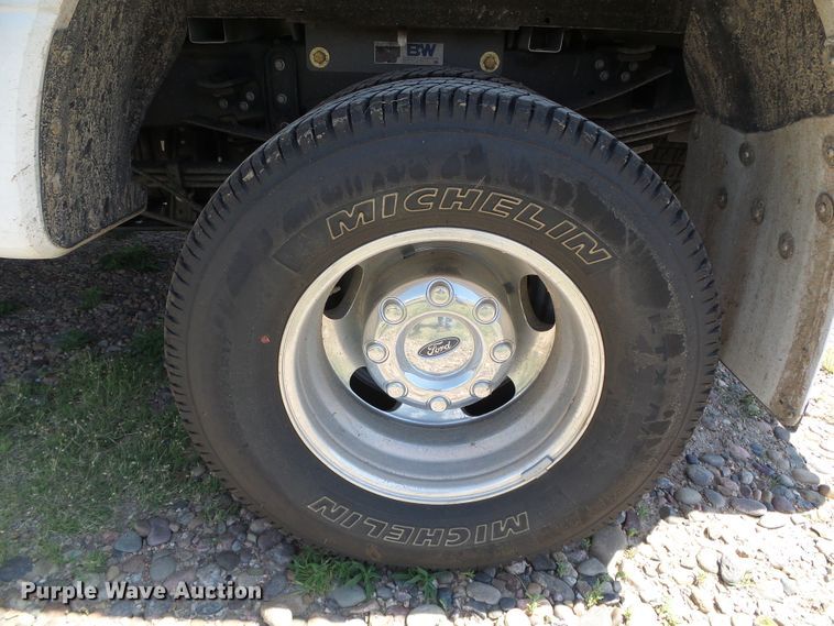 image for item DC5110 2017 Ford F350 Super Duty Lariat Crew Cab pickup truck