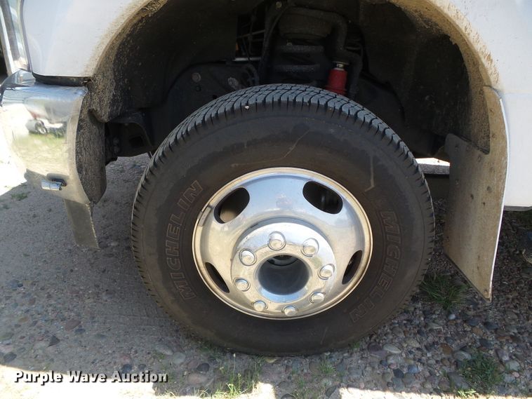 image for item DC5110 2017 Ford F350 Super Duty Lariat Crew Cab pickup truck