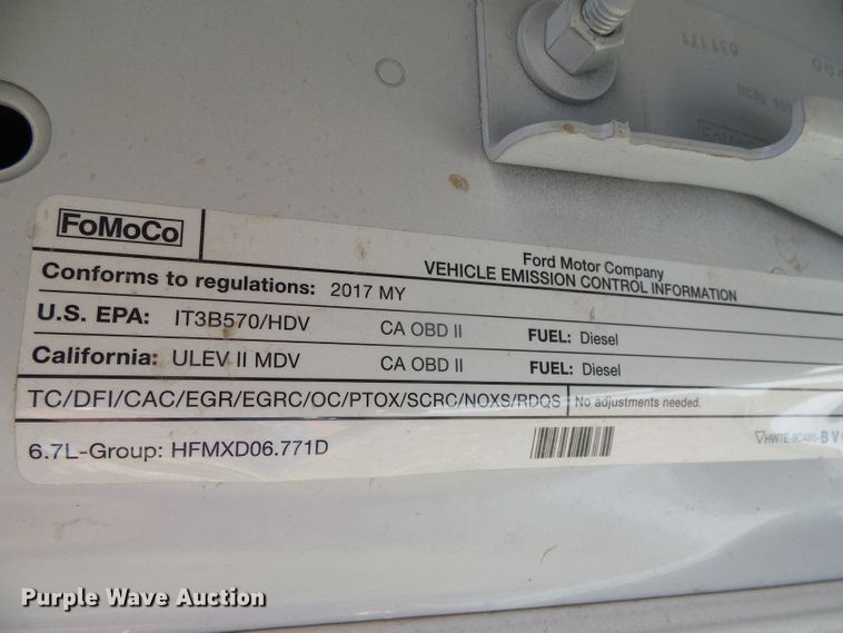 image for item DC5110 2017 Ford F350 Super Duty Lariat Crew Cab pickup truck