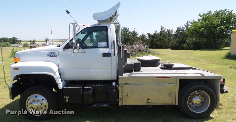 image for item DC5111 1995 GMC TopKick C6500 flatbed truck