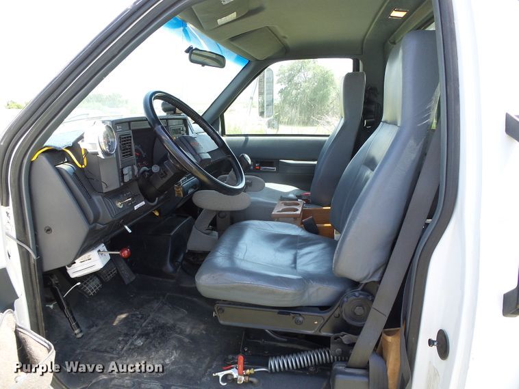 image for item DC5111 1995 GMC TopKick C6500 flatbed truck