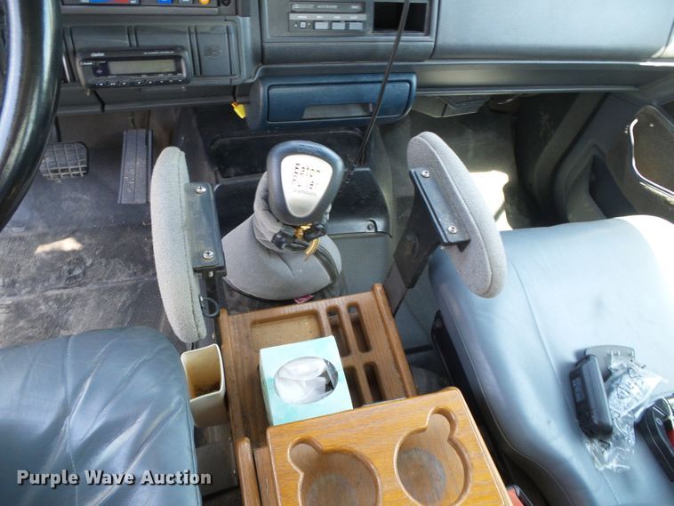 image for item DC5111 1995 GMC TopKick C6500 flatbed truck