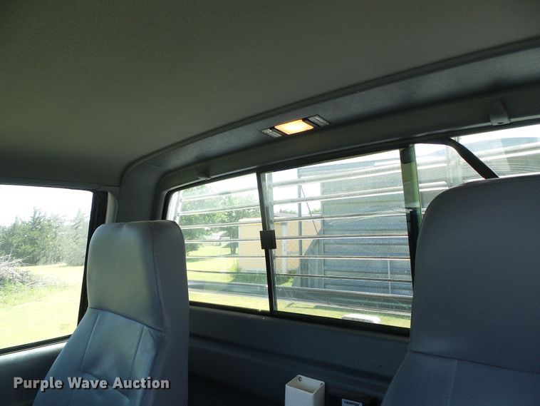 image for item DC5111 1995 GMC TopKick C6500 flatbed truck