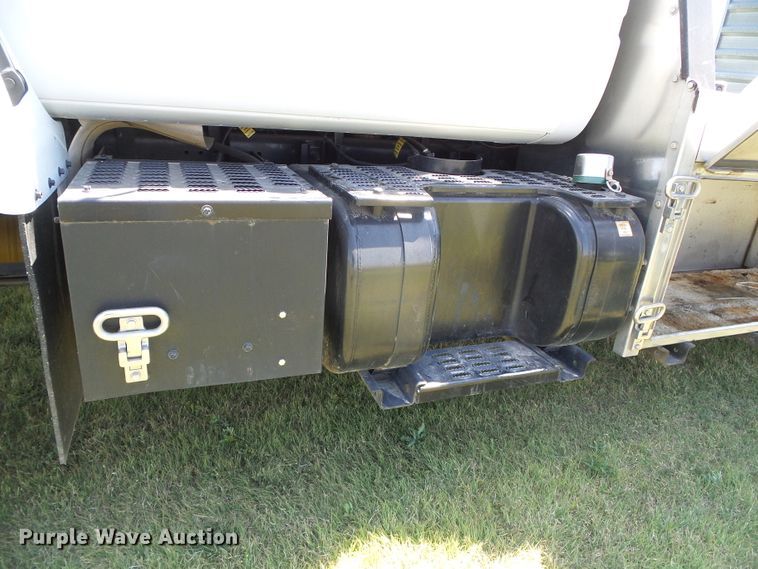 image for item DC5111 1995 GMC TopKick C6500 flatbed truck