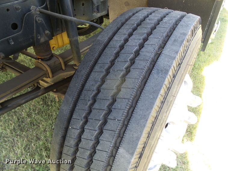 image for item DC5111 1995 GMC TopKick C6500 flatbed truck