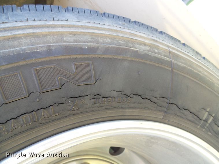 image for item DC5111 1995 GMC TopKick C6500 flatbed truck