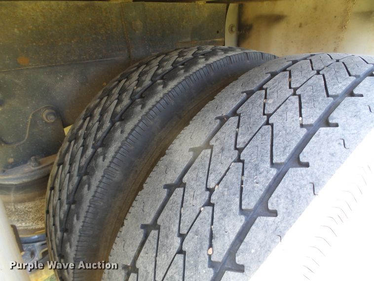 image for item DC5111 1995 GMC TopKick C6500 flatbed truck