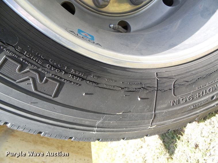 image for item DC5111 1995 GMC TopKick C6500 flatbed truck