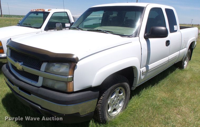 image for item DC5131 2004 Chevrolet Silverado 1500 Ext. Cab pickup truck