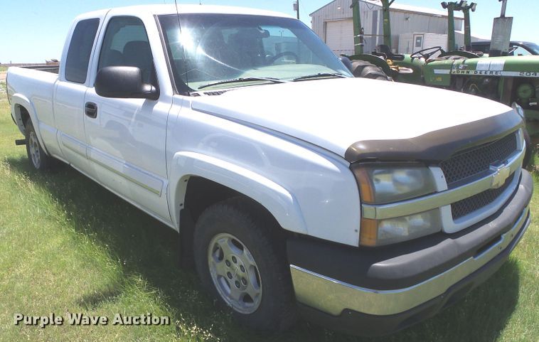 image for item DC5131 2004 Chevrolet Silverado 1500 Ext. Cab pickup truck