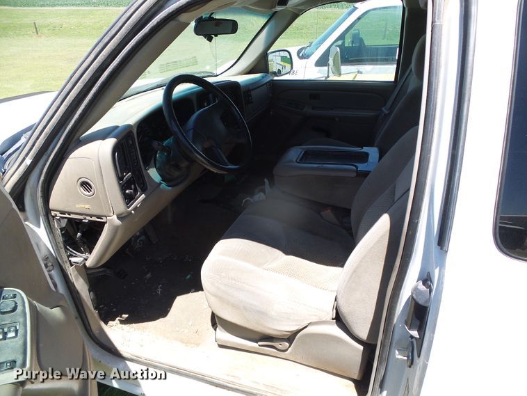 image for item DC5131 2004 Chevrolet Silverado 1500 Ext. Cab pickup truck