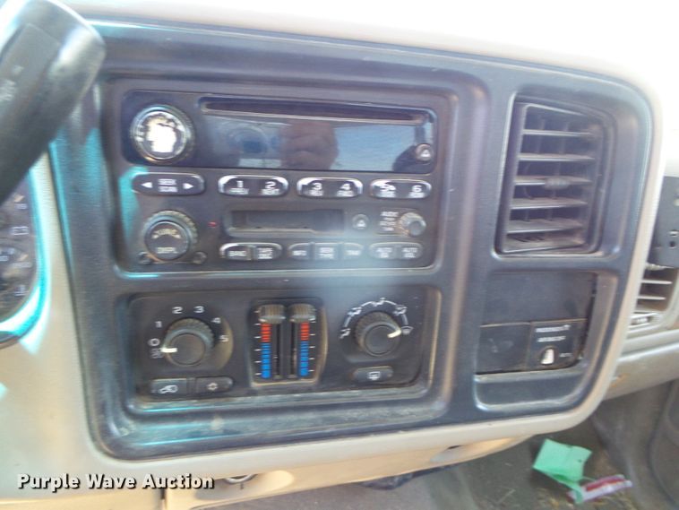 image for item DC5131 2004 Chevrolet Silverado 1500 Ext. Cab pickup truck