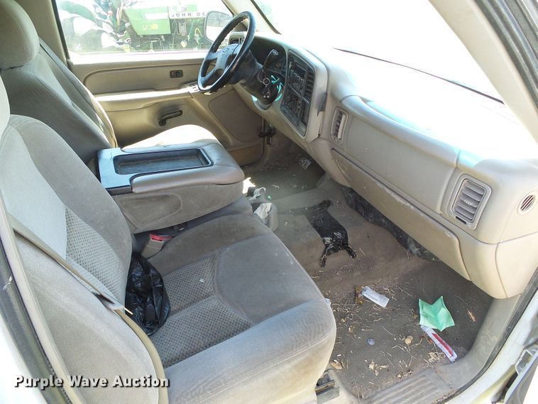 image for item DC5131 2004 Chevrolet Silverado 1500 Ext. Cab pickup truck