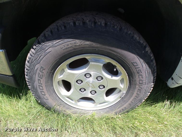 image for item DC5131 2004 Chevrolet Silverado 1500 Ext. Cab pickup truck