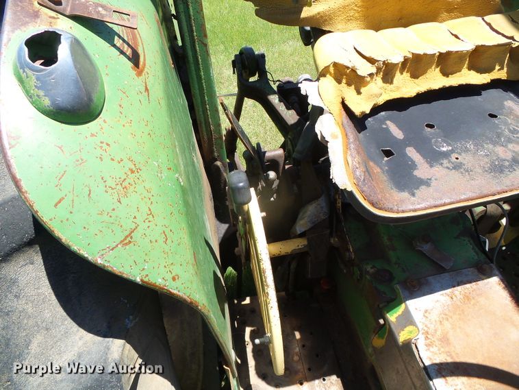 image for item DC5132 John Deere 2040 tractor