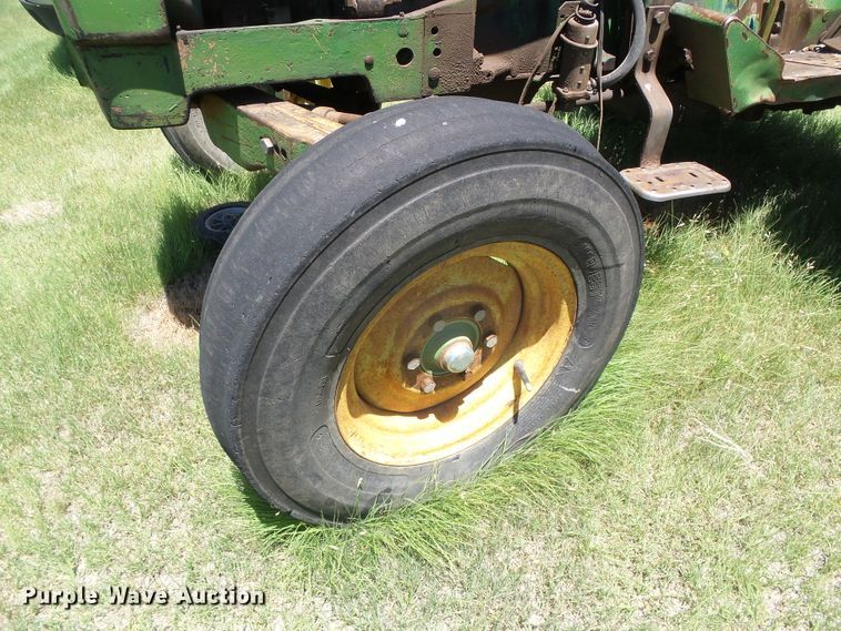 image for item DC5132 John Deere 2040 tractor