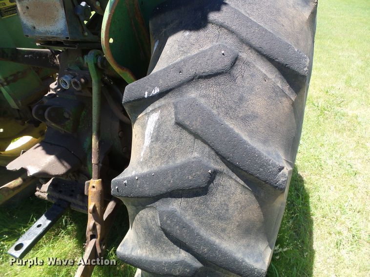 image for item DC5132 John Deere 2040 tractor