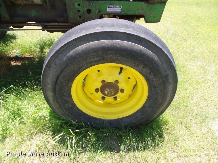 image for item DC5132 John Deere 2040 tractor