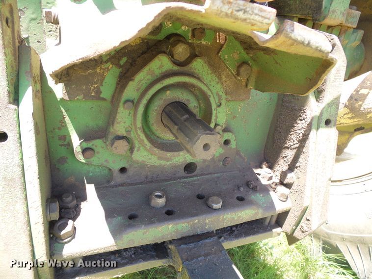 image for item DC5133 John Deere 2040 tractor