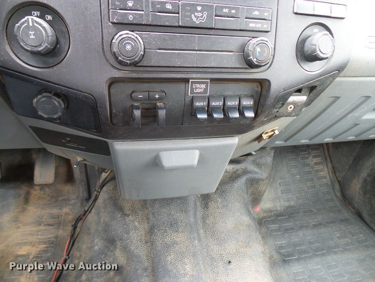 image for item DD6035 2012 Ford F250 Super Duty SuperCab pickup truck