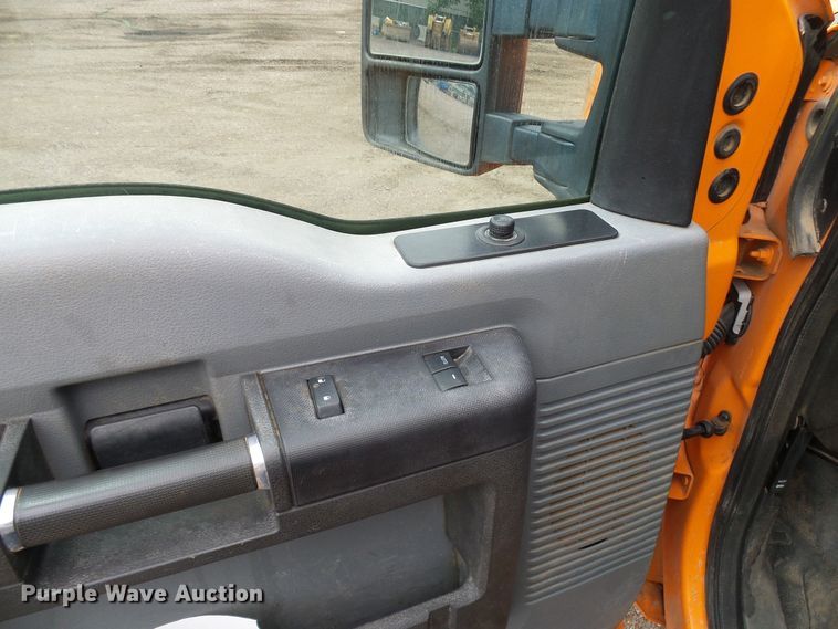 image for item DD6035 2012 Ford F250 Super Duty SuperCab pickup truck