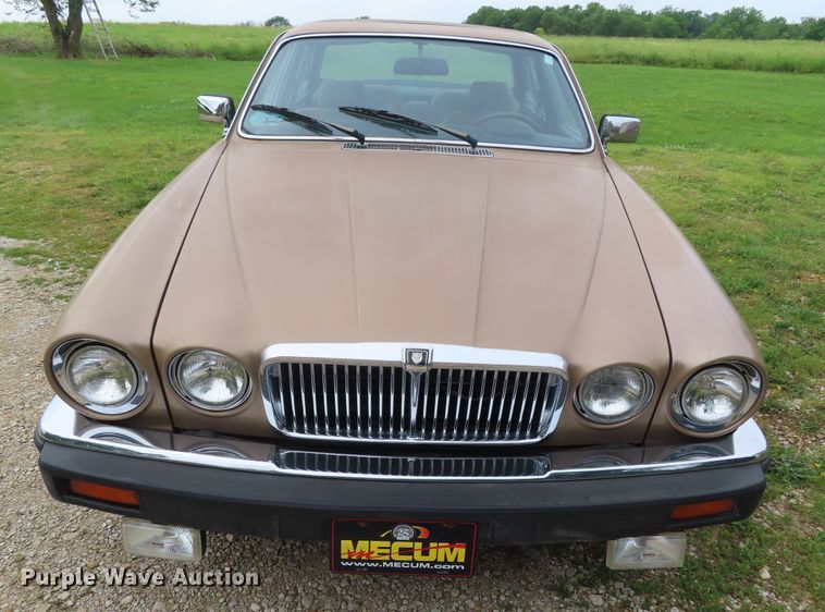 image for item DD6211 1984 Jaguar Vander Plas XJ6