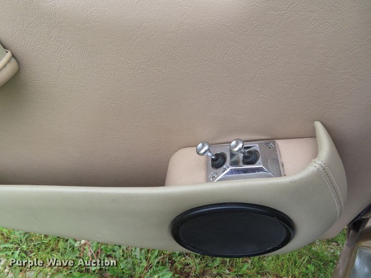 image for item DD6211 1984 Jaguar Vander Plas XJ6