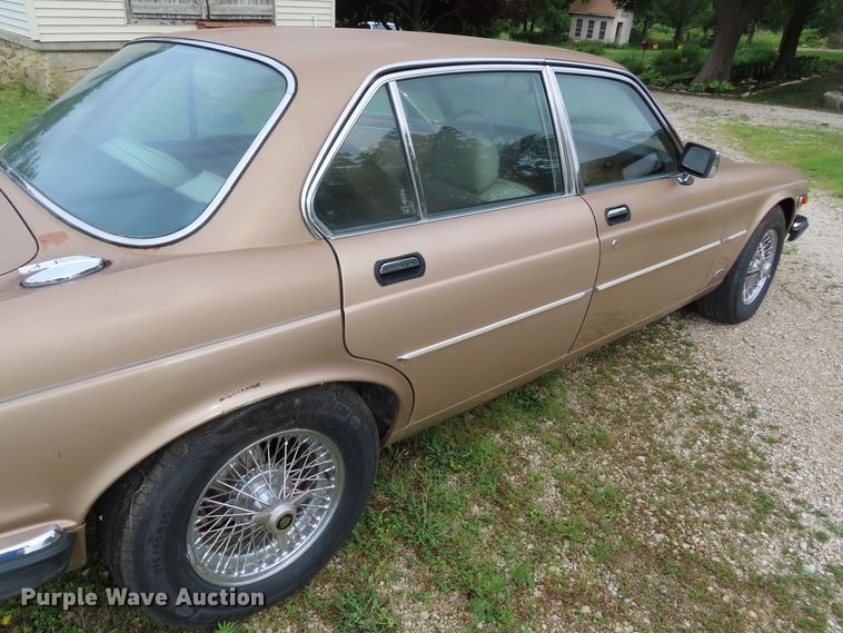 image for item DD6211 1984 Jaguar Vander Plas XJ6