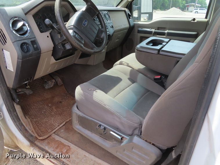 image for item DD6281 2010 Ford F250 Super Duty pickup truck