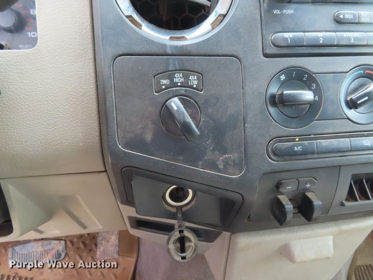 image for item DD6281 2010 Ford F250 Super Duty pickup truck