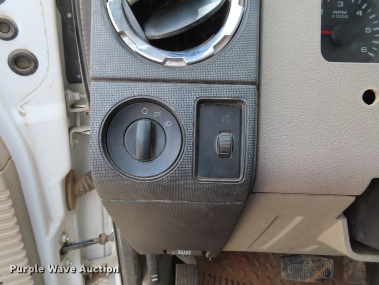 image for item DD6281 2010 Ford F250 Super Duty pickup truck