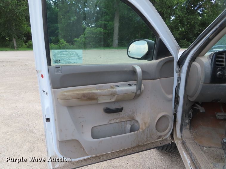 image for item DD6282 2007 GMC Sierra 2500HD pickup truck