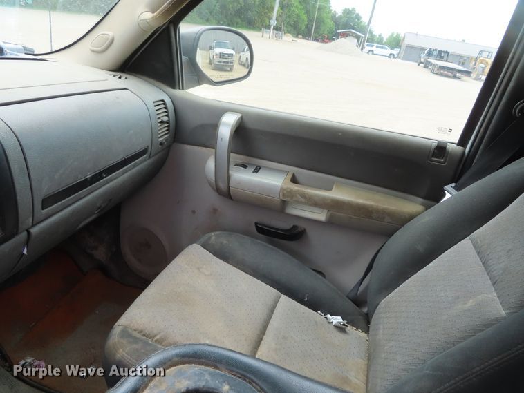 image for item DD6282 2007 GMC Sierra 2500HD pickup truck