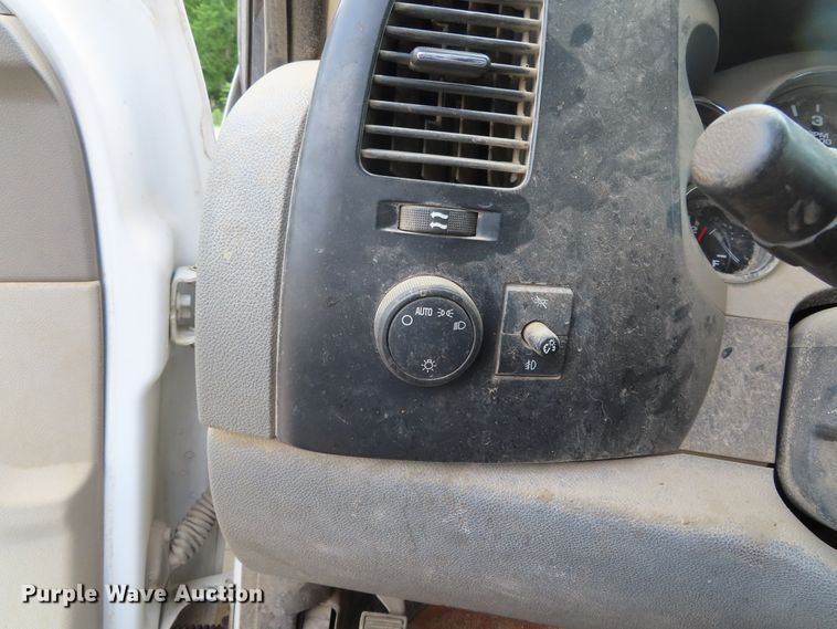 image for item DD6282 2007 GMC Sierra 2500HD pickup truck