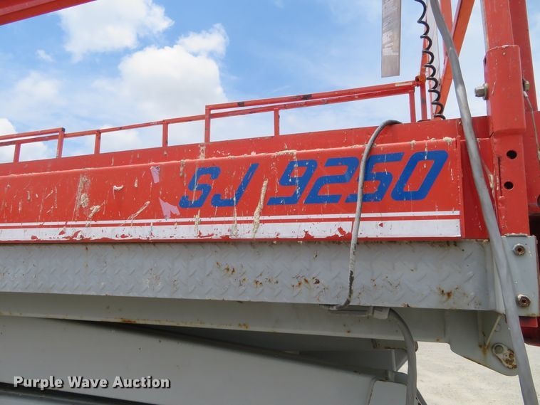 image for item DD7080 2000 Skyjack 9250 scissor lift