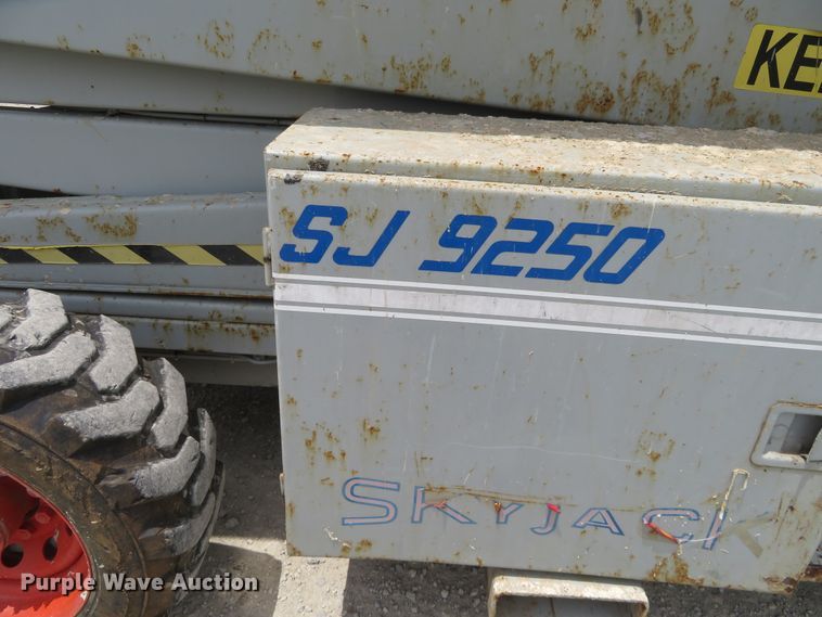 image for item DD7080 2000 Skyjack 9250 scissor lift