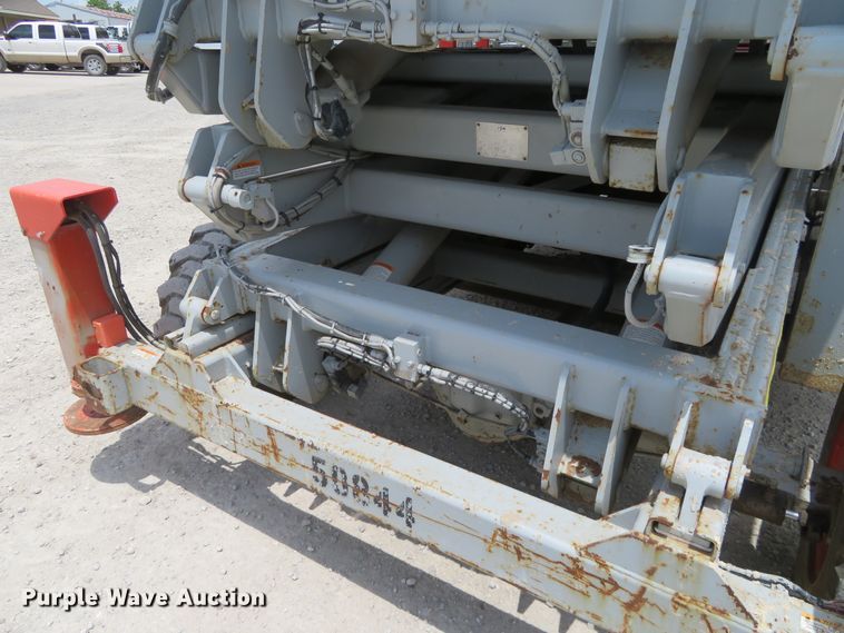 image for item DD7080 2000 Skyjack 9250 scissor lift